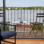 Waveboard & Boardinghouse