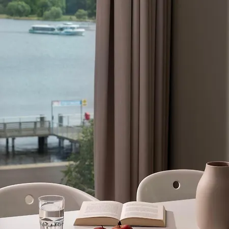 Waveboard & Boardinghouse 4* 波茨坦