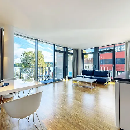 Waveboard & Boardinghouse 公寓式酒店 4*