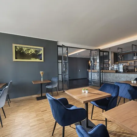 Waveboard & Boardinghouse Apartahotel