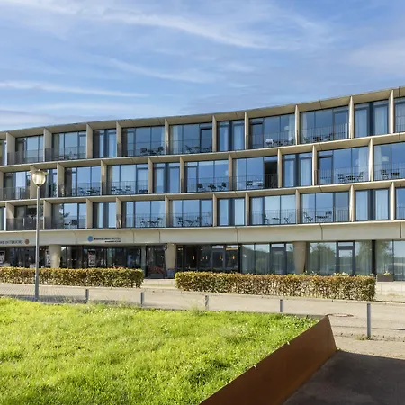 Waveboard & Boardinghouse 4*