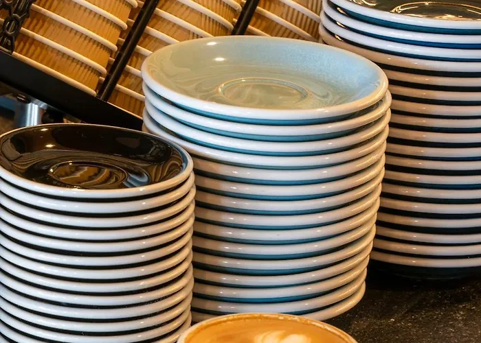 מלון דירות Waveboard & Boardinghouse 4*