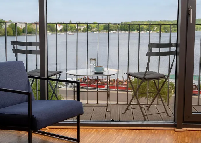 Waveboard & Boardinghouse