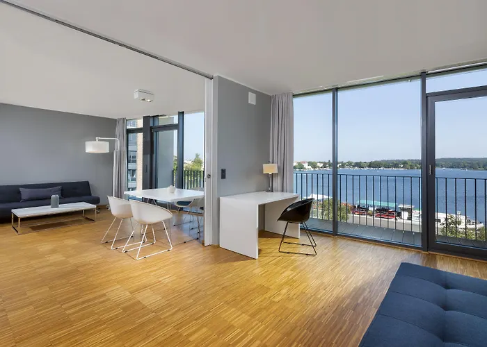 Waveboard & Boardinghouse 4* 波茨坦