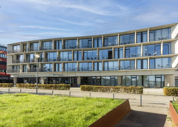 Waveboard & Boardinghouse 4*